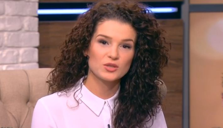 Мариана Векилска ряпа да яде: Сексапилната нова водеща на bTV се появи в ефир и смая зрителите (СНИМКИ)