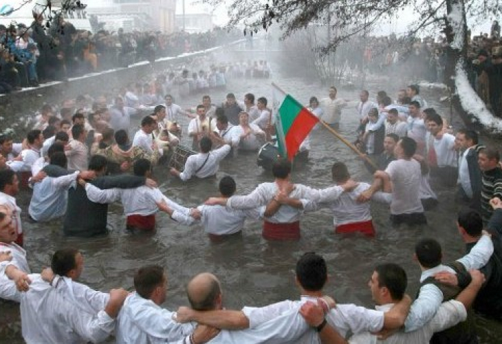 Красиви имена черпят днес! „Мръсните дни" свършиха, а традициите повеляват да...