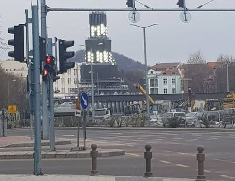 Грандиозната кула за откриването на „Пловдив 2019“ е почти готова 