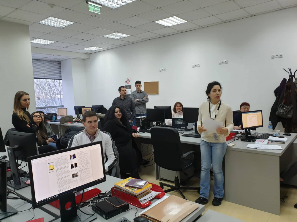 Корнелия Нинова влезна в нюзрума на БСТВ (СНИМКИ)