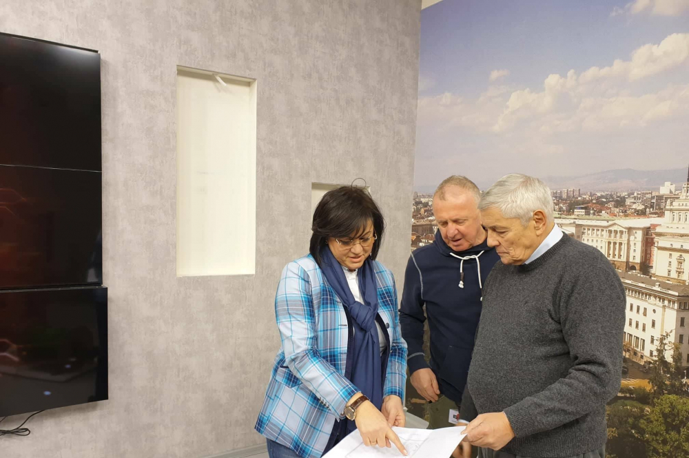 Корнелия Нинова влезна в нюзрума на БСТВ (СНИМКИ)