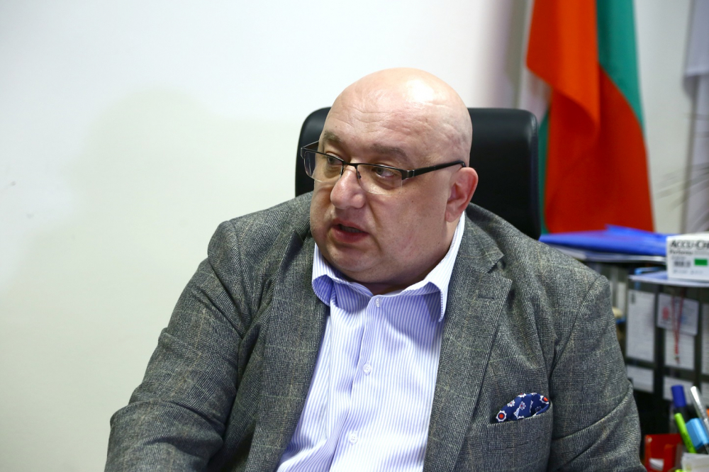 Красен Кралев към Мария Габриел: Защото сме добри!