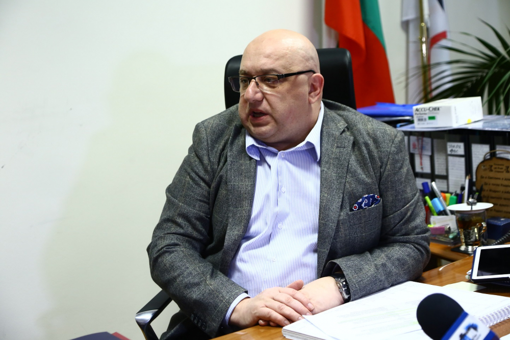 Кралев побесня: Престъпната некомпетентност на Радевата хунта се излива в морето