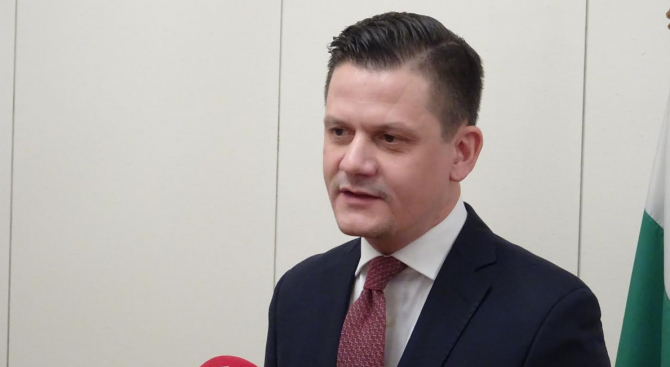 КЗП с насоки как да препродаваме подаръци през социалните мрежи