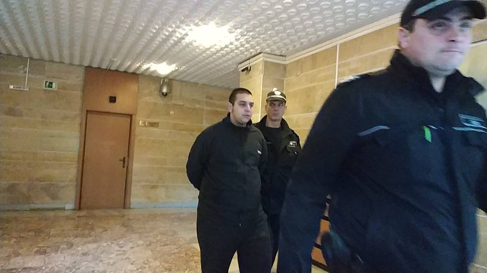 Няма милост за Стефан, който навръх имения си ден уби заедно с майка си любовника й
