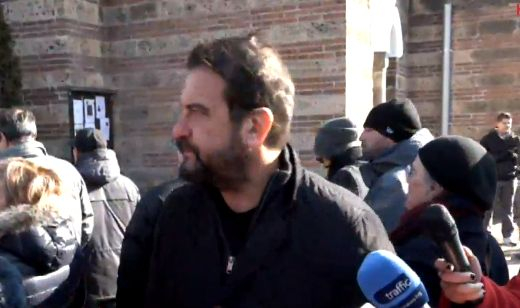 Покъртителни СНИМКИ: Съкрушената Алекс Сърчаджиева обляна в сълзи до ковчега на Ласкин!