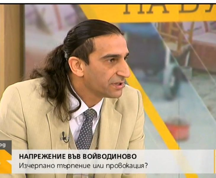 Защитник на ромите крещи на Ади Радева и Виктор, Карлос Контрера го контрира: Ще ревеш, като ви ошамарят! (ВИДЕО)