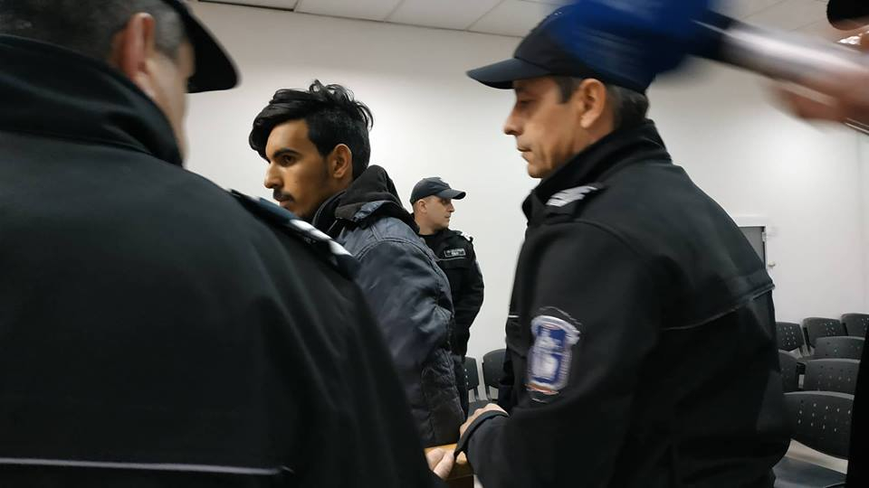 Извънредно в БЛИЦ! Първи СНИМКИ на циганите, пребили жестоко военния във Войводиново
