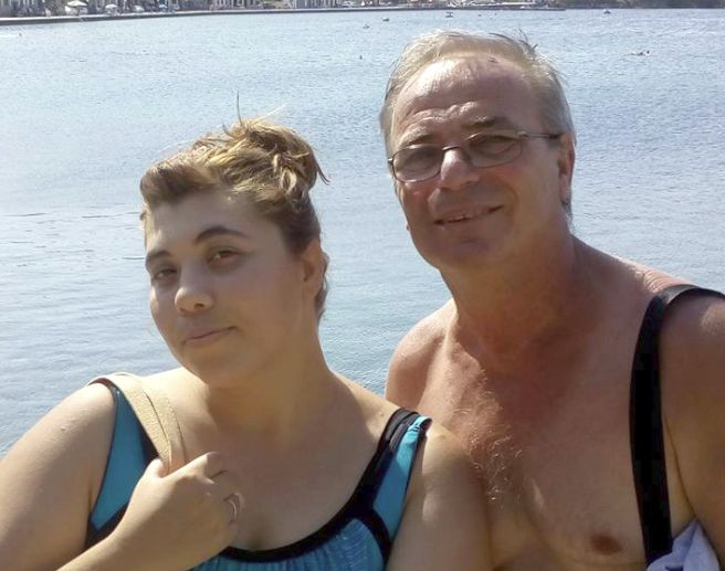 Бременната майка на убитата студентка Юлияна отиде да вземе трупа ѝ, но БМВ-то ѝ пламна в движение и тя загуби бебето