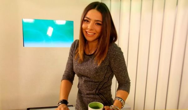 Само в БЛИЦ! С разголена СНИМКА в снега родна тв красавица взриви нета