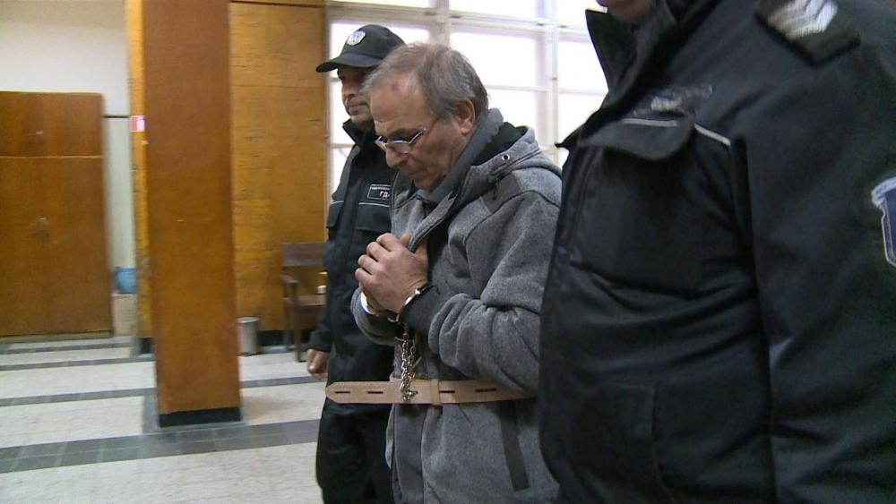 65-годишният ревнивец, заклал студентката Юлияна, извади шокираща версия за кървавата семейна драма! (СНИМКИ)