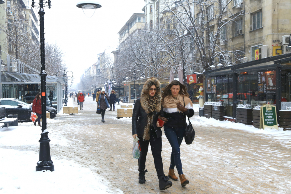 Красиво ВИДЕО от заснежена България
