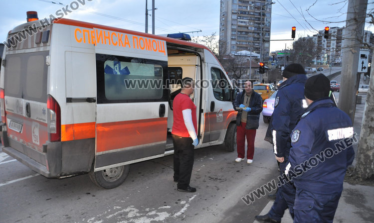 Млад хасковлия настъпи смело газта на колата и за малко не свърши в моргата (СНИМКИ)