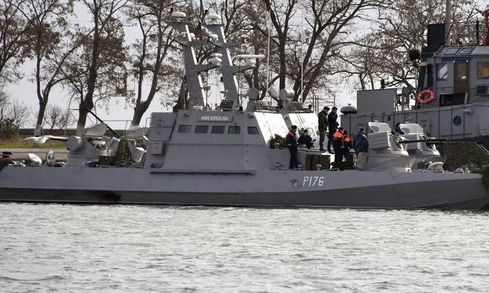 Задържаните в Русия украински моряци остават в ареста до 25 май