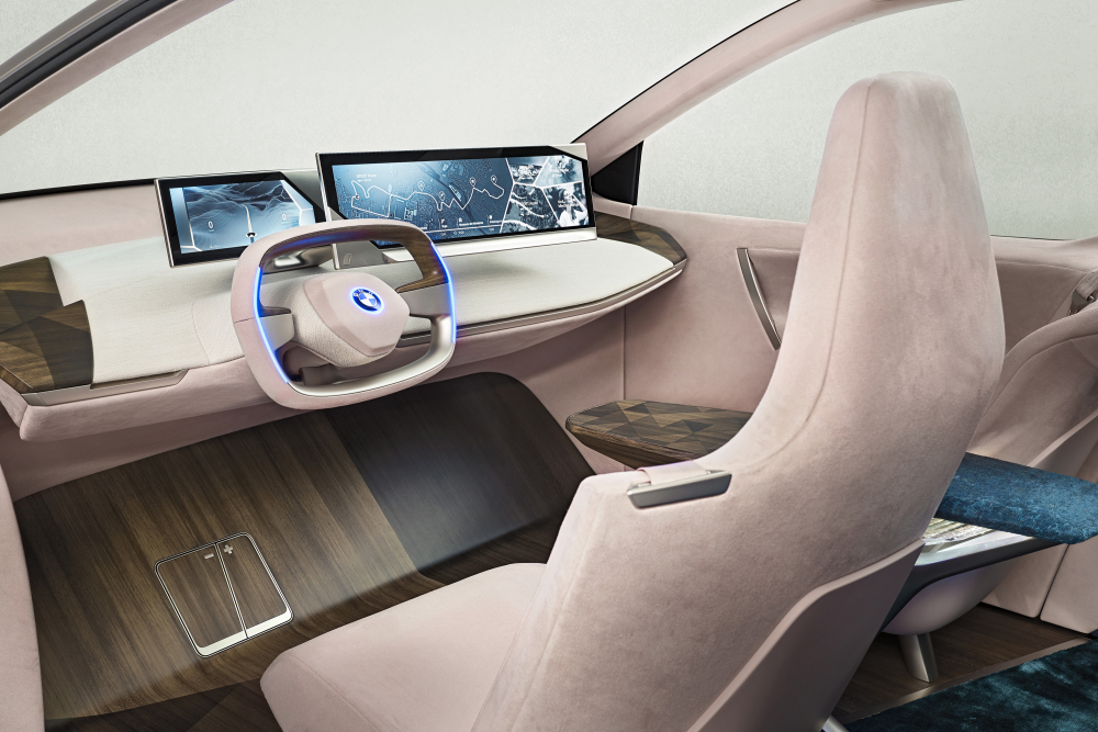 Кабина на космически кораб? Не, просто серийно BMW от 2021 г. (СНИМКИ/ВИДЕО)