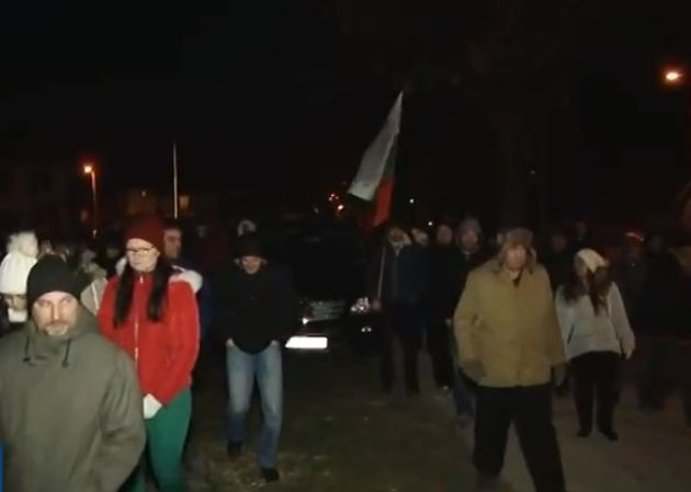 Улиците на Войводиново пак почерняха от народ (ВИДЕО)
