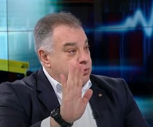 Мирослав Ненков описа какво се случва с линейките, когато влязат в циганска махала