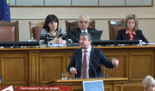 Жега в парламента заради F-16! Караянчева нахока двама депутати от БСП – викат по спешност Борисов и Радев (СНИМКИ)
