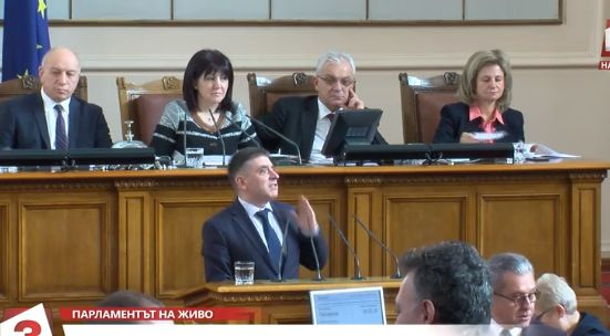 Жега в парламента заради F-16! Караянчева нахока двама депутати от БСП – викат по спешност Борисов и Радев (СНИМКИ)