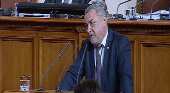 Валери Симеонов обясни защо НФСБ е против нови изтребители