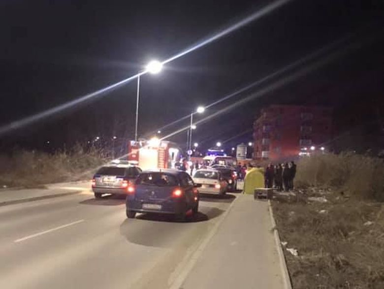Жестока катастрофа в Пловдив! Режат ламарини, за да извадят пострадал (СНИМКИ)