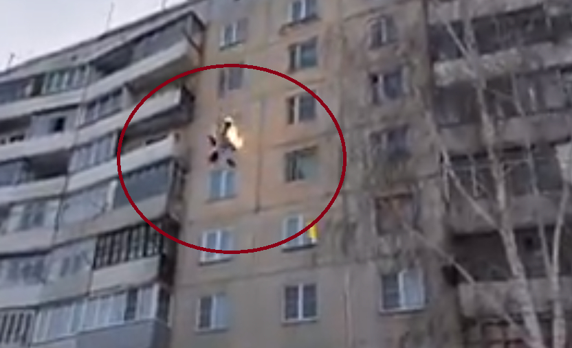 Зрелищно ВИДЕО 18+: Няма да повярвате какво прави този младеж в името на сензацията! 