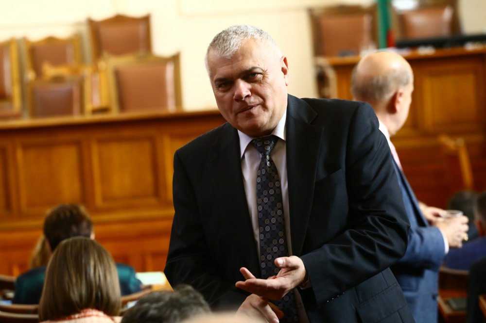 Валентин Радев: Обясни защо Слави и Радев потънаха в мълчание