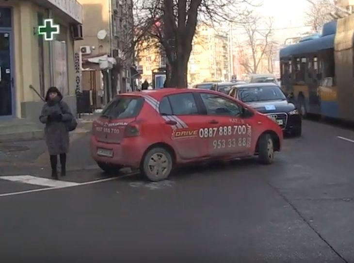 На мушката в БЛИЦ TV! Така ли инструкторите учат кандидат-шофьорите?