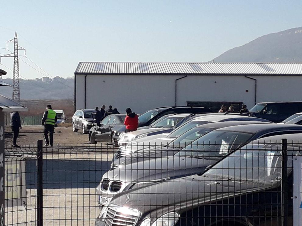 Погром: Келеши потрошиха 16 коли в шуменска автокъща (СНИМКИ)