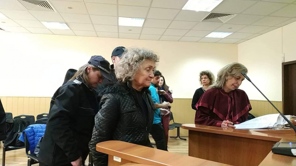 Това е свирепата Веска, която уби с чук по зверски начин мъжа си (СНИМКИ)