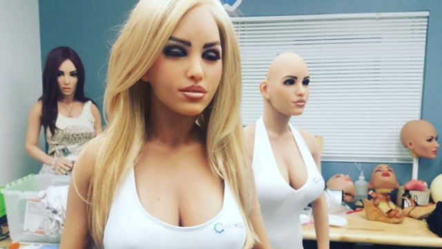 До няколко години секс роботите ще завладеят света! Учени предупреждават за опасностите от тях