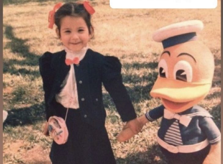 Познахте ли я? Тя е сред най-сексапилните мадами в Нова телевизия, но на тази ретро СНИМКА е неузнаваема!