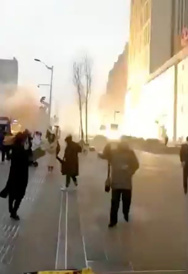 Експлозии разтърсиха огромен китайски мол! В паниката и хаоса се заговори за тероризъм (СНИМКИ/ВИДЕО)