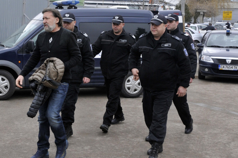 Николай Банев погреба баща си, охраняван от полиция (СНИМКИ)