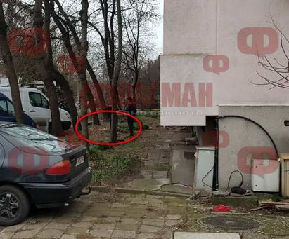 Шокираща гледка пред блок в Бургас изправи косите на минувачите (СНИМКИ 18+)
