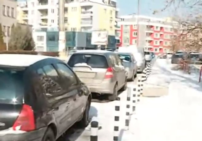 Първо ВИДЕО от погрома на 30 коли в столичния квартал "Младост"