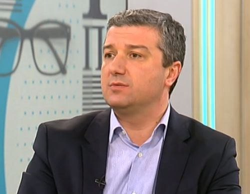 Драгомир Стойнев: Политиците вън от управлението на всички държавни предприятия! 