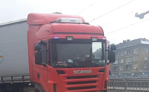 Само в БЛИЦ! Цялата мрежа се чуди и мае на простотията, която шофьор направи в София (СНИМКИ)