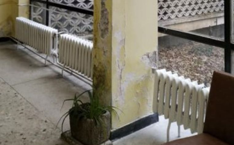 Филм на ужасите в Трета поликлиника в Плевен (СНИМКИ)