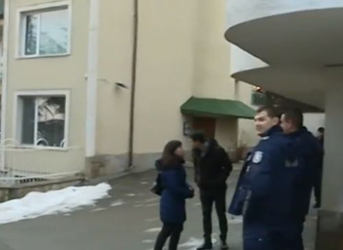 Съдебни изпълнители влязоха в къщата на Баневи 