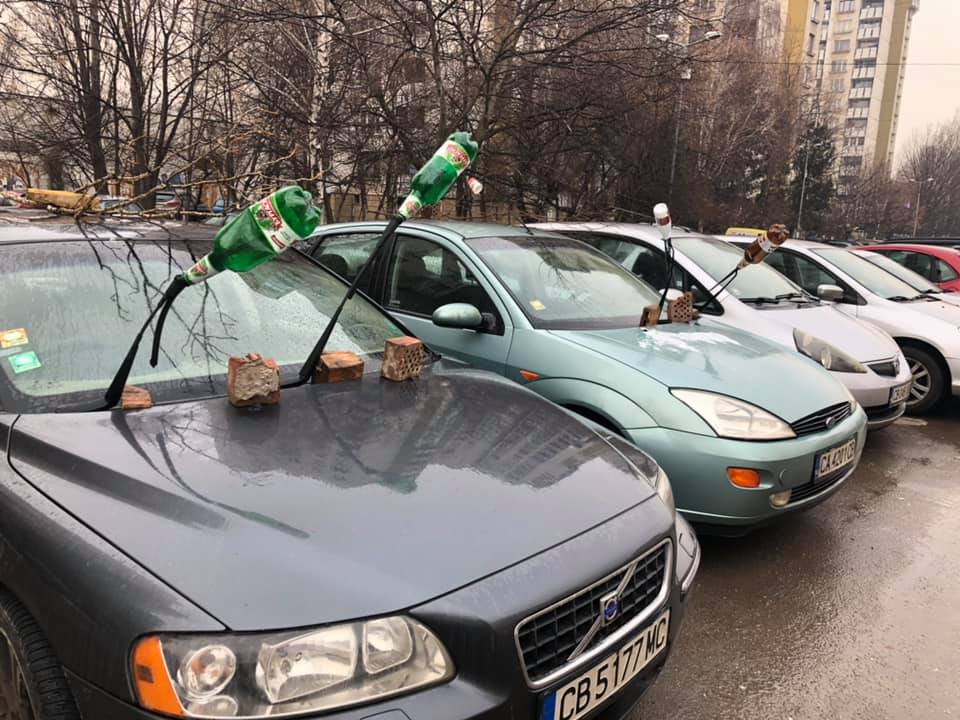 Столични шофьори пред инфаркт, когато видяха колите си тази сутрин пред блока (СНИМКИ)