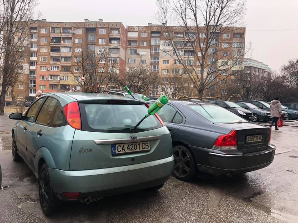 Столични шофьори пред инфаркт, когато видяха колите си тази сутрин пред блока (СНИМКИ)