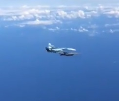 Екшън в небето: Руски Су-27 грубо изтласка изтребител на НАТО (ВИДЕО)