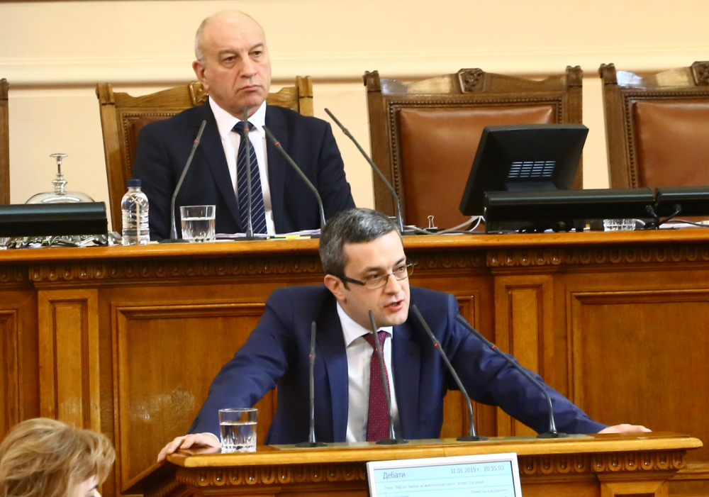 ГЕРБ отвърнаха остро на БСП за F-16: Ветото на президента е най-глупавото, защото...
