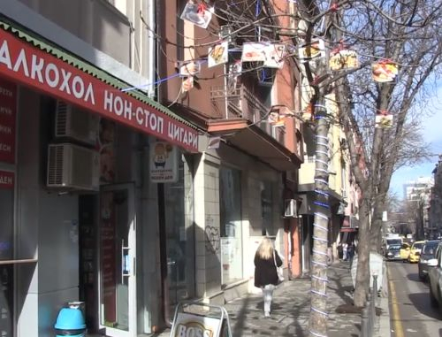 Само в БЛИЦ TV: Столично заведение за бързо хранене си направи невиждана реклама