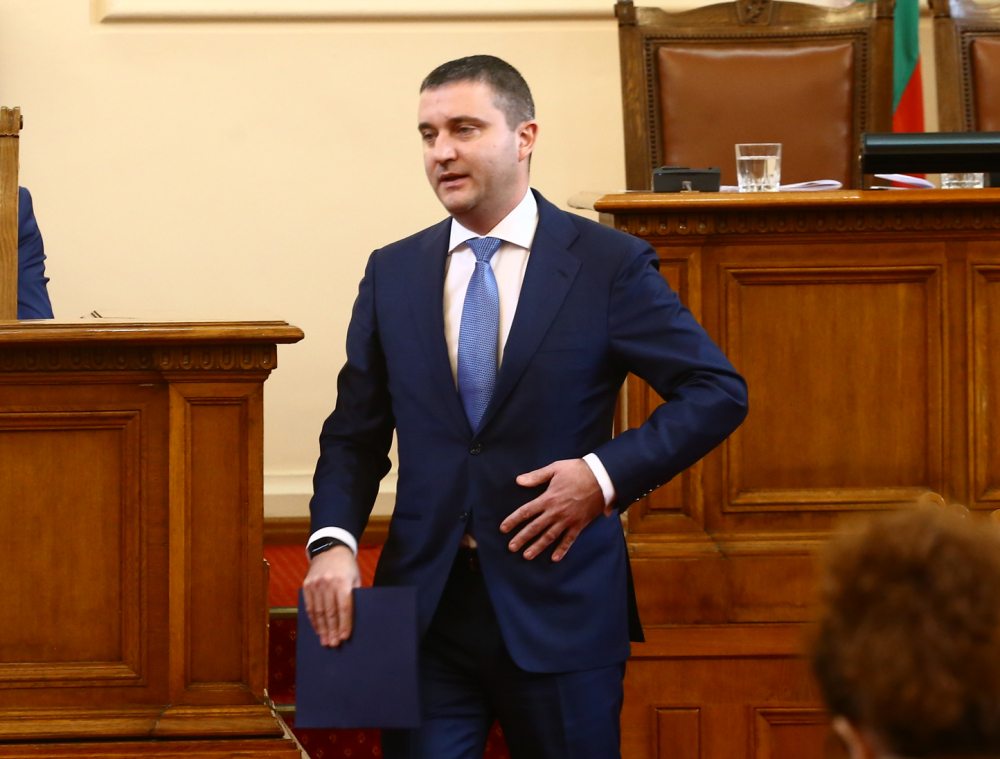 Министър Горанов обясни защо вдигането на заплатите е неизбежно