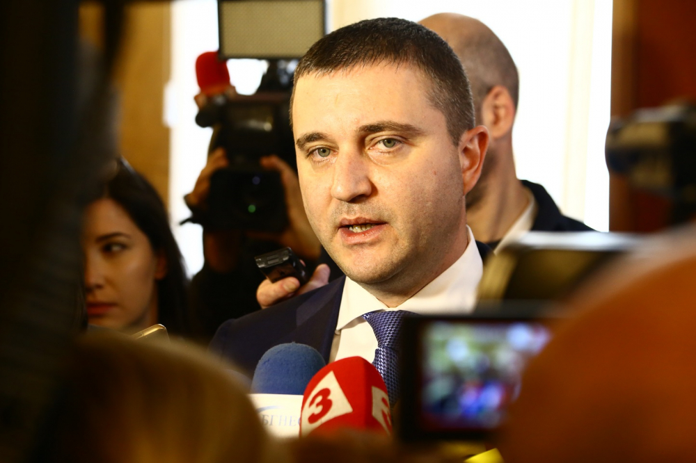 Черни облаци: Нова драма застигна Владислав Горанов