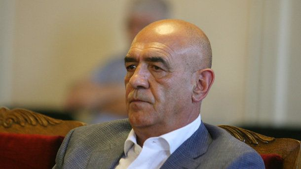 Шефът на здравната каса предложи цигарите да се облагат с данък, за да...