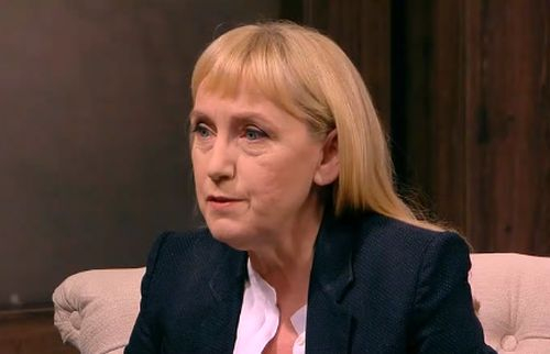 Елена Йончева започна да размахва документи в ефир, които уж доказват аферата "Ало, Банов съм" (СНИМКИ)