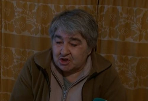 Баба Иванка, пребита от циганин за 35 лева, спи с брадва до главата